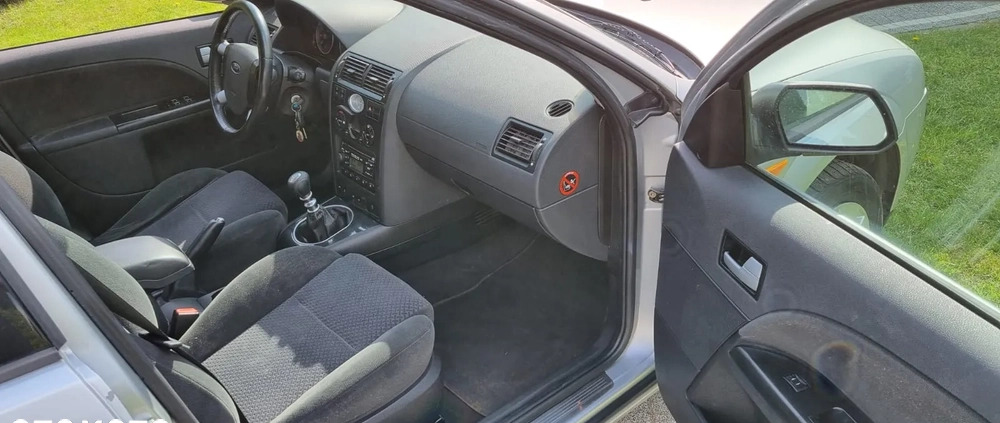 Ford Mondeo cena 3950 przebieg: 225000, rok produkcji 2001 z Trzcińsko-Zdrój małe 137